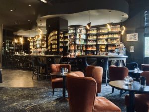 exemple de décoration d'un bar